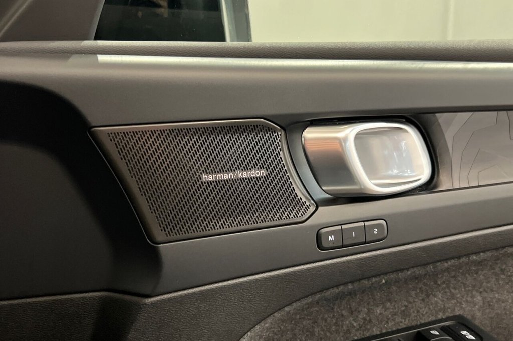 Used Volvo XC40 2022 for sale - 77463906: Photo 40