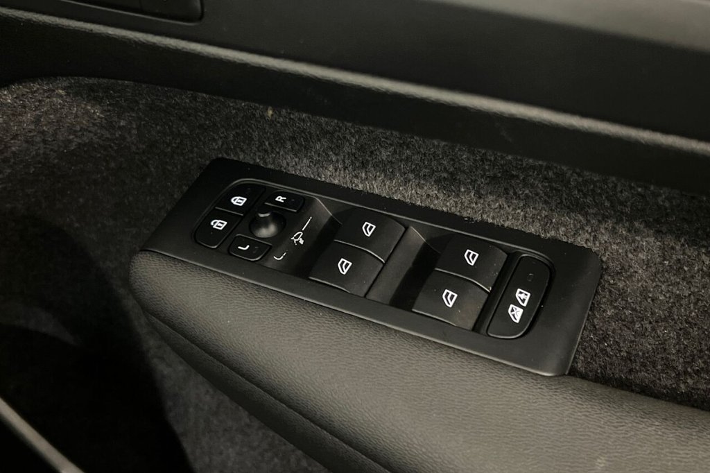 Used Volvo XC40 2022 for sale - 77463906: Photo 41