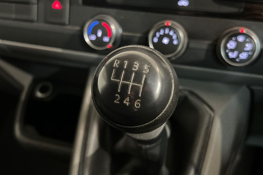 Used Volkswagen Transporter 2020 for sale - 76962407: Photo 21