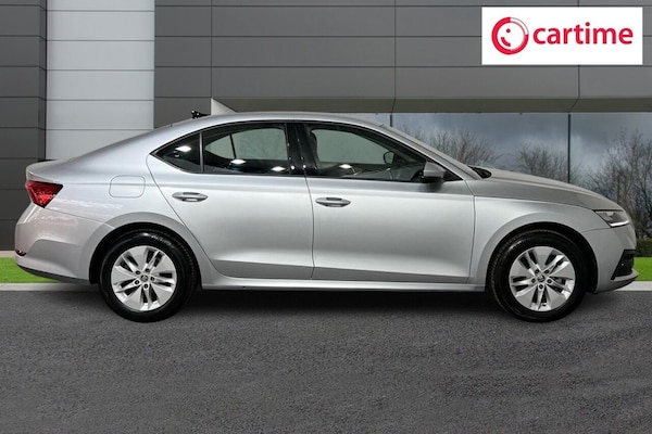 Used Skoda Octavia 2023 for sale - 74156833: Photo 2