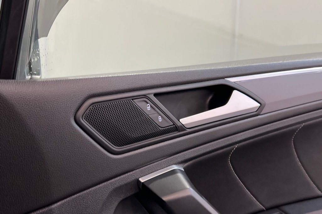 Used Volkswagen Tiguan 2018 for sale - 76999120: Photo 42