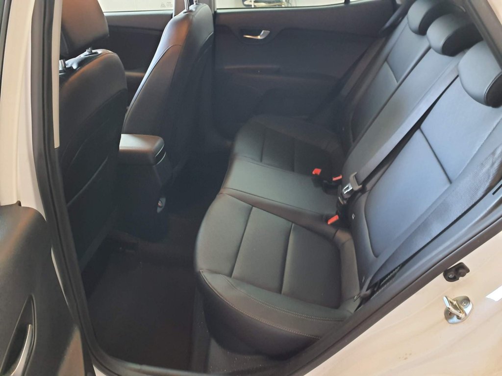 Used Kia Stonic 2023 for sale - 77966697: Photo 5