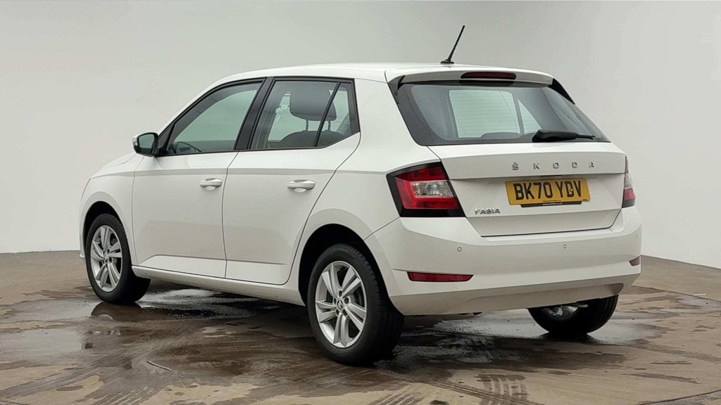 Used Skoda Fabia 2021 for sale - 76927519: Photo 2