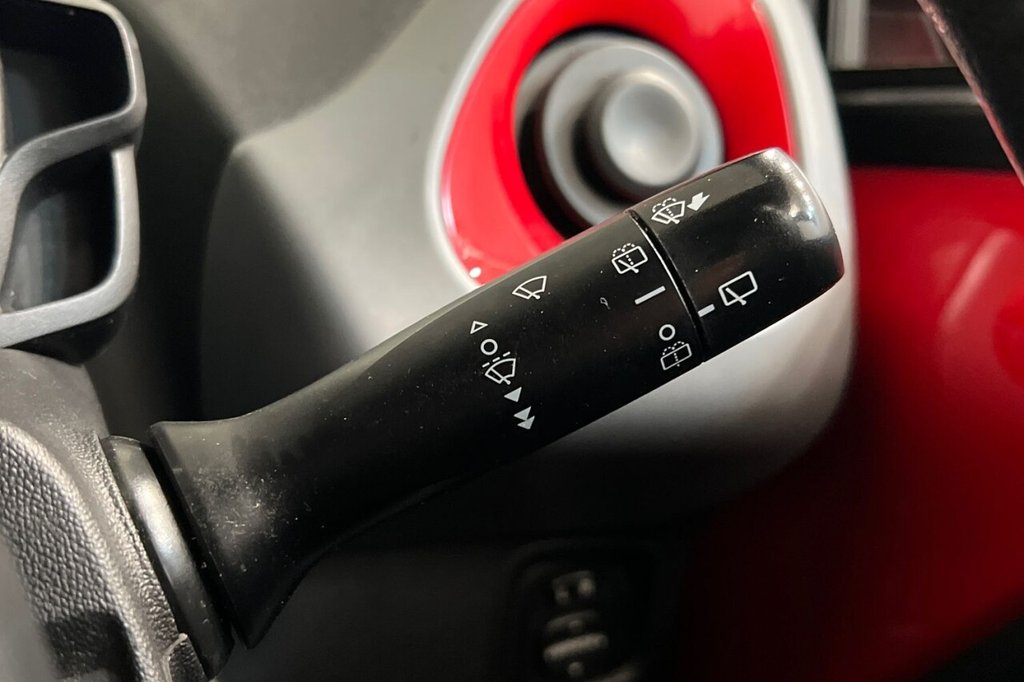 Used Toyota AYGO 2020 for sale - 76210395: Photo 30