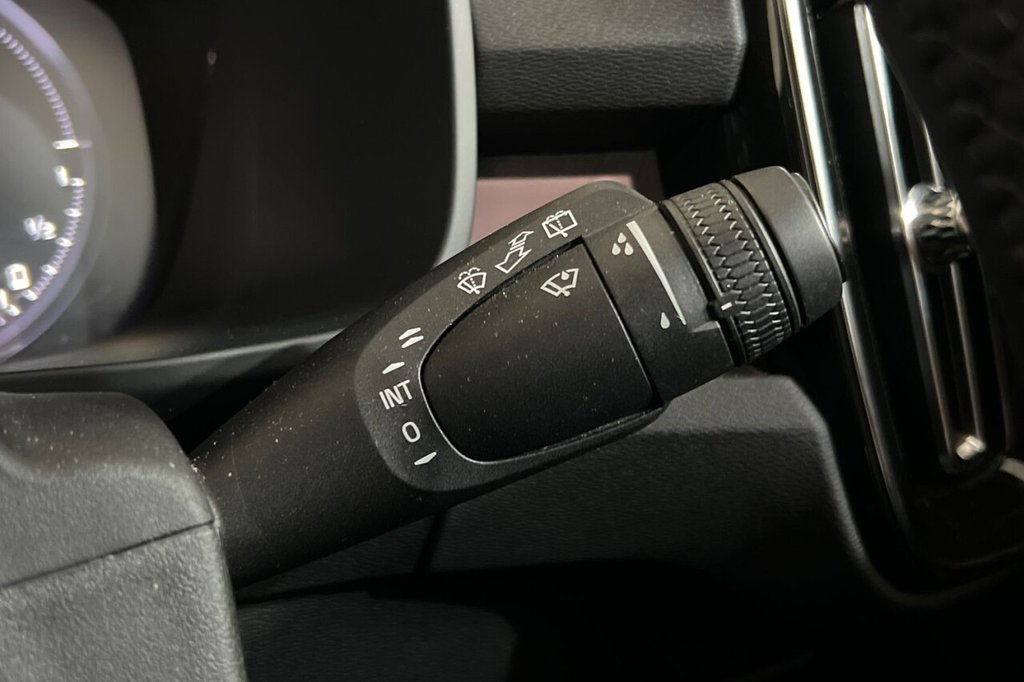 Used Volvo XC40 2023 for sale - 75966770: Photo 21