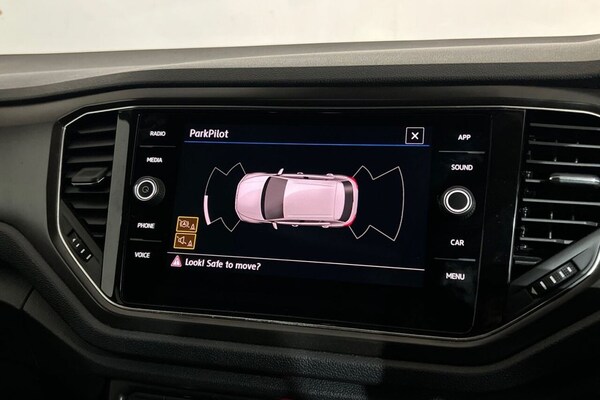 Used Volkswagen T-Roc 2019 for sale - 76132205: Photo 14