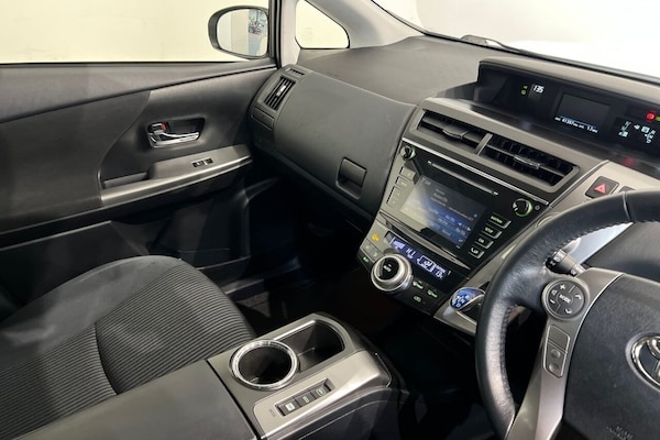 Used Toyota Prius+ 2020 for sale - 76322967: Photo 31