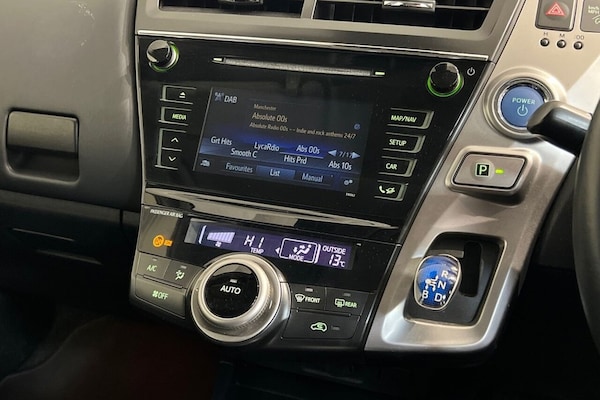 Used Toyota Prius+ 2020 for sale - 76322967: Photo 32