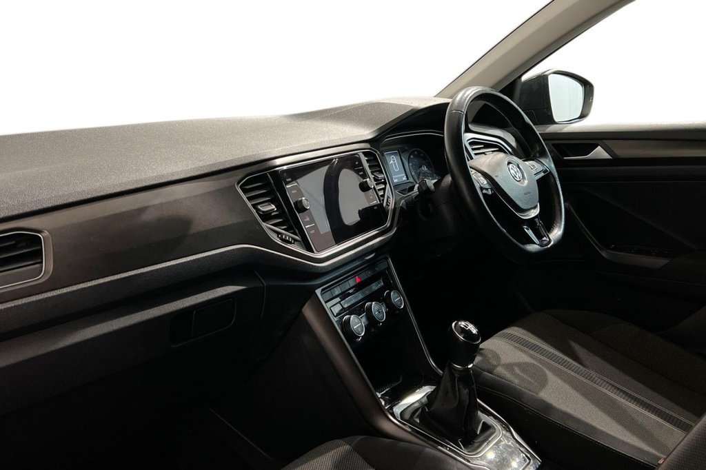 Used Volkswagen T-Roc 2018 for sale - 76654640: Photo 10