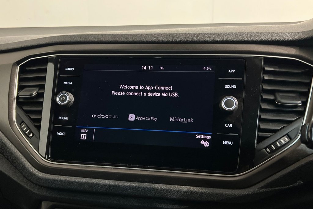 Used Volkswagen T-Roc 2018 for sale - 76654640: Photo 16