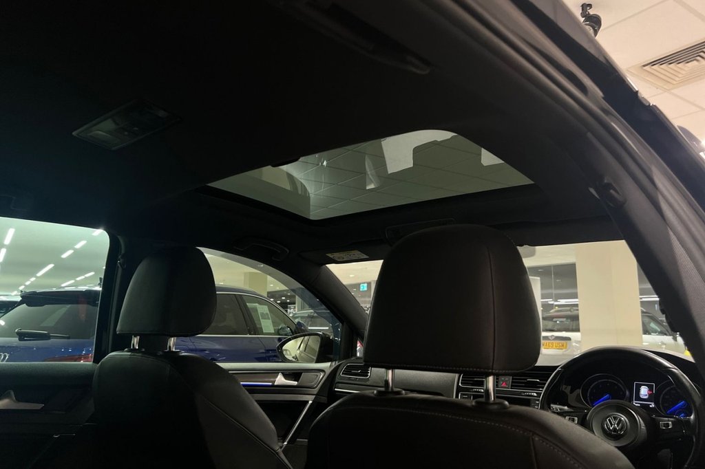 Used Volkswagen Golf 2014 for sale - 76900406: Photo 25