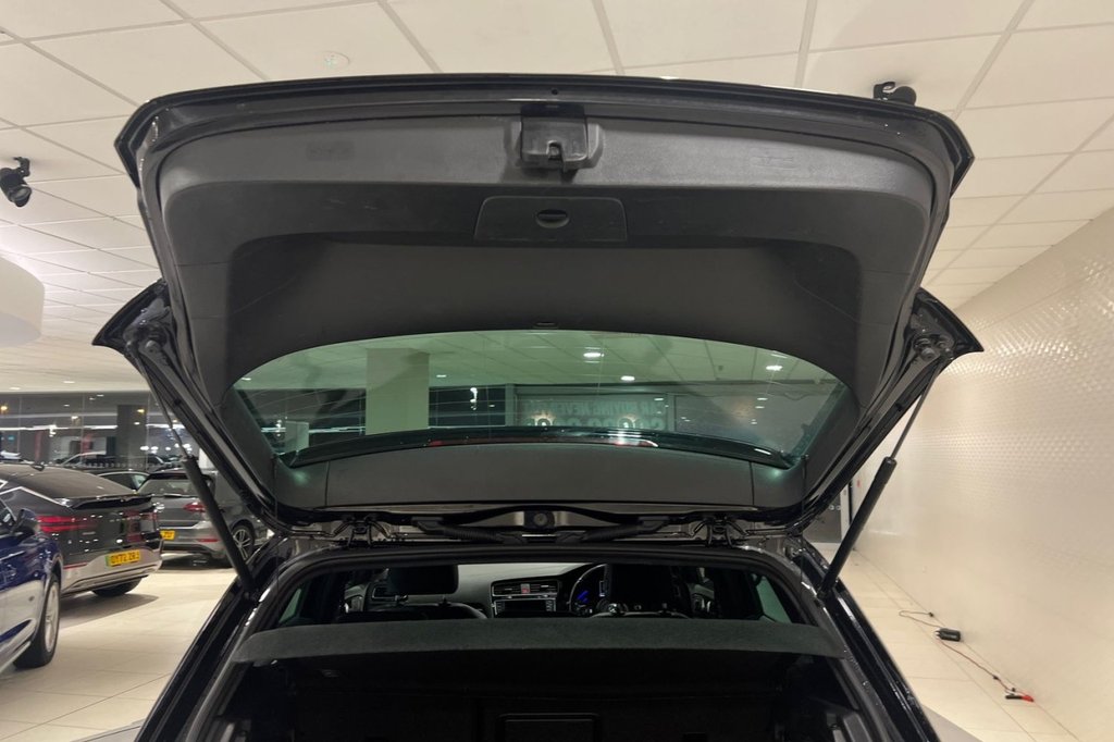 Used Volkswagen Golf 2014 for sale - 76900406: Photo 41