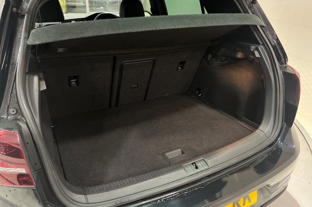 Used Volkswagen Golf 2014 for sale - 76900406: Photo 42