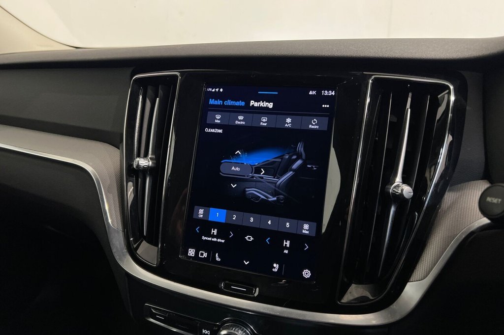 Used Volvo V60 2022 for sale - 77452170: Photo 32