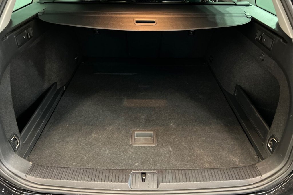 Used Volkswagen Passat 2023 for sale - 78044086: Photo 43