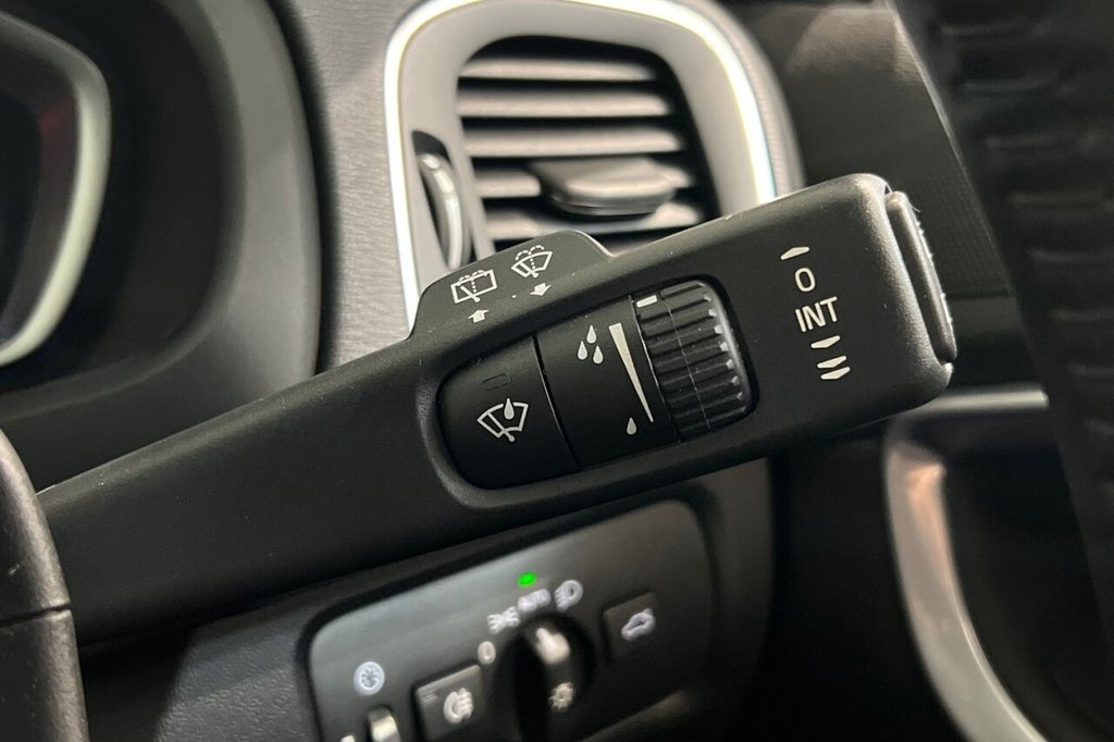 Used Volvo V40 2019 for sale - 77408444: Photo 28