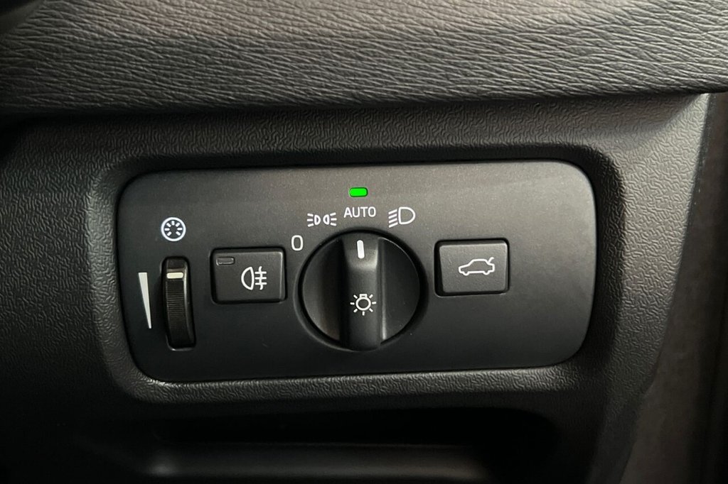 Used Volvo V40 2019 for sale - 77408444: Photo 37