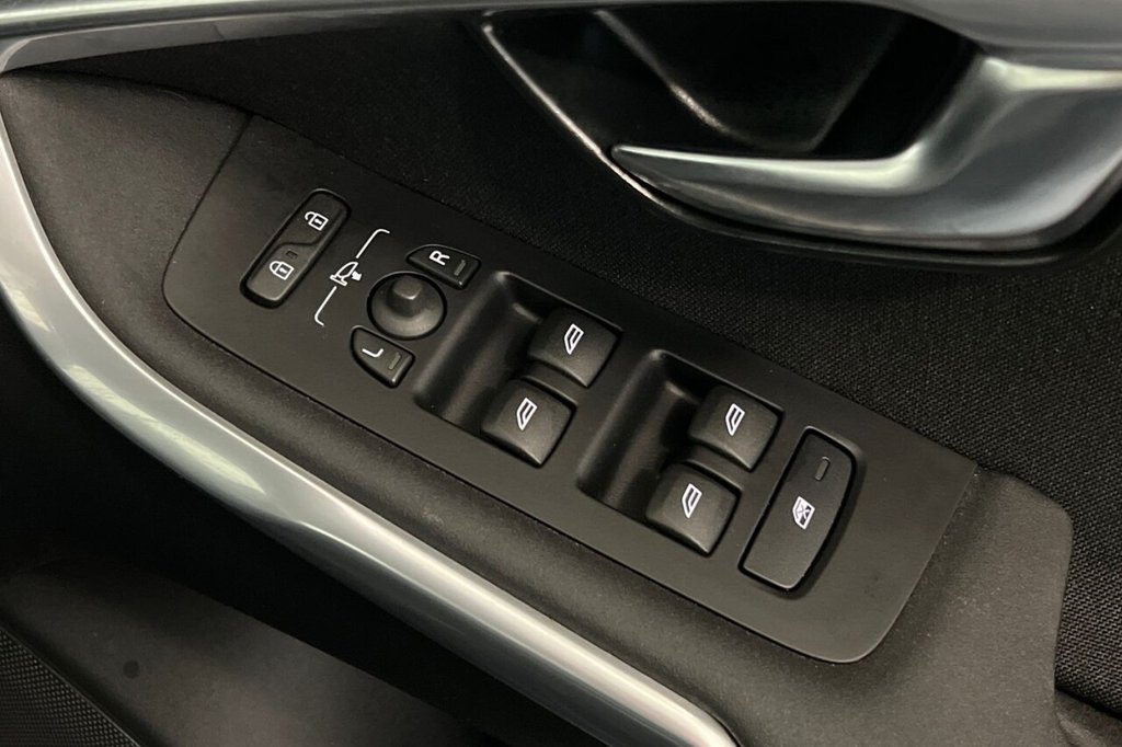 Used Volvo V40 2019 for sale - 77408444: Photo 38