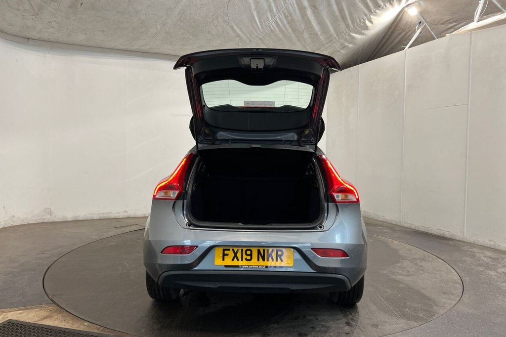 Used Volvo V40 2019 for sale - 77408444: Photo 40