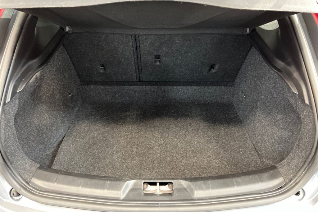 Used Volvo V40 2019 for sale - 77408444: Photo 41