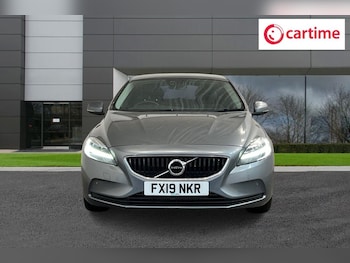 Used Volvo V40 2019 for sale - 77408444: Photo