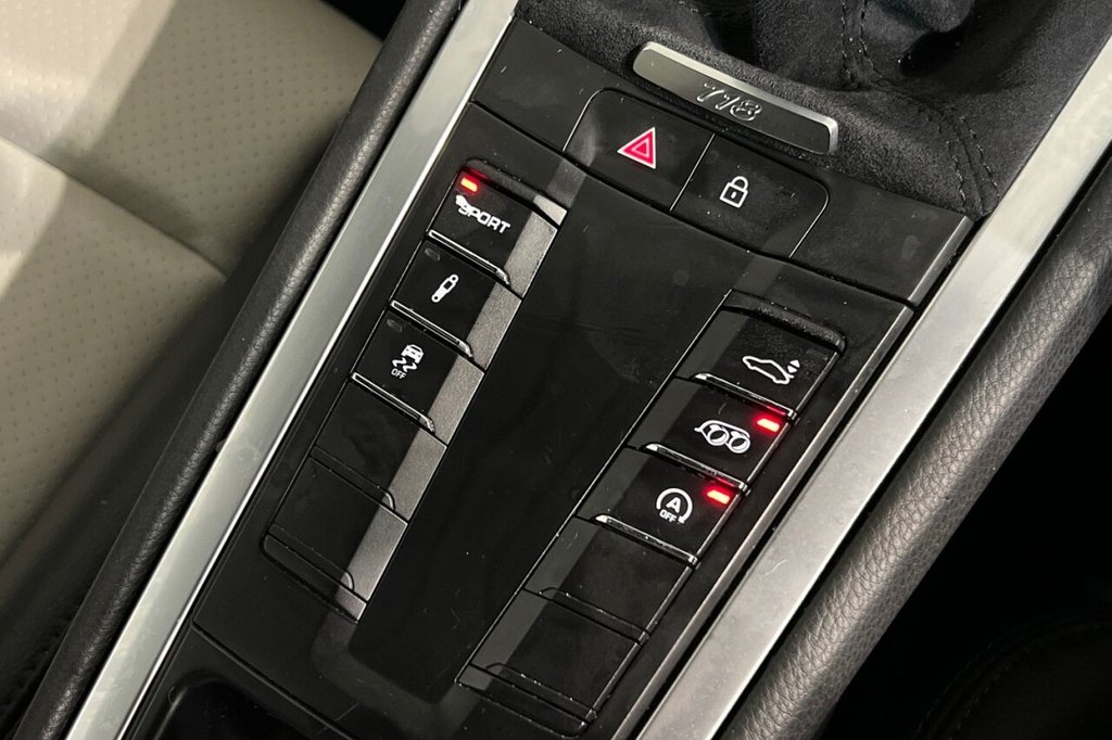 Used Porsche 718 Cayman 2019 for sale - 77422224: Photo 34