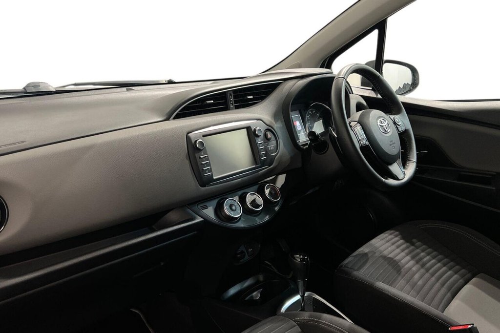 Used Toyota Yaris 2017 for sale - 76559007: Photo 11