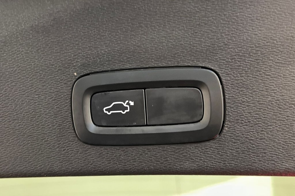 Used Volvo C40 2023 for sale - 75877437: Photo 38