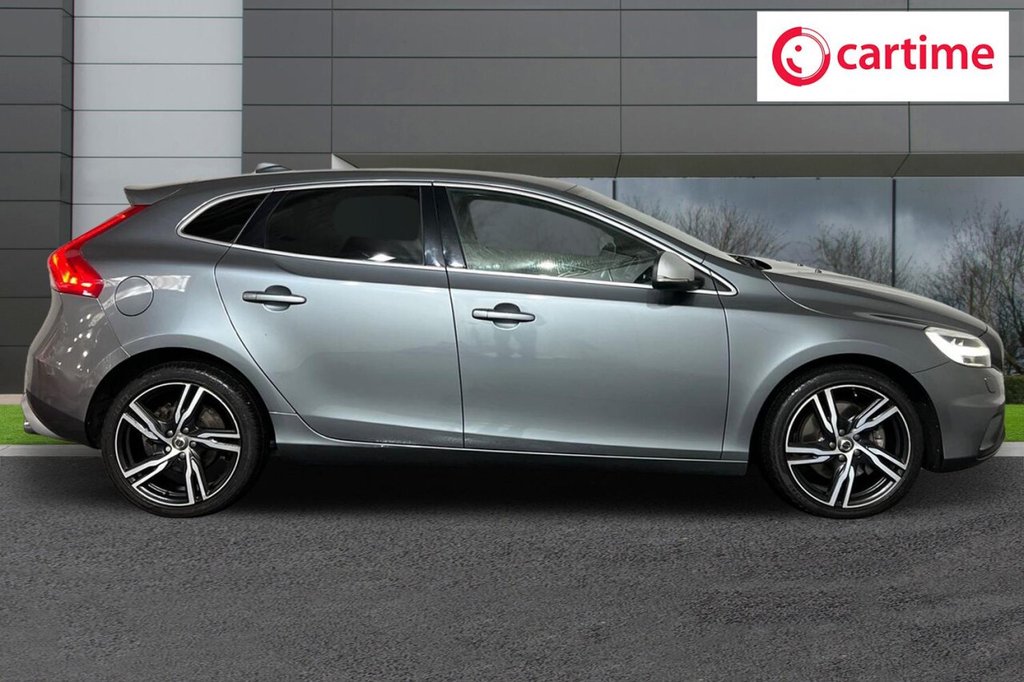 Used Volvo V40 2018 for sale - 76154554: Photo 2