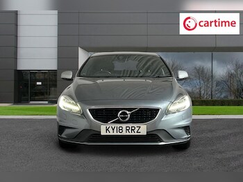 Used Volvo V40 2018 for sale - 76154554: Photo