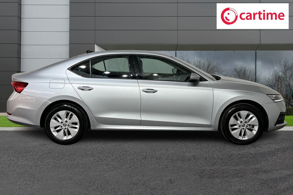 Used Skoda Octavia 2023 for sale - 76338527: Photo 2