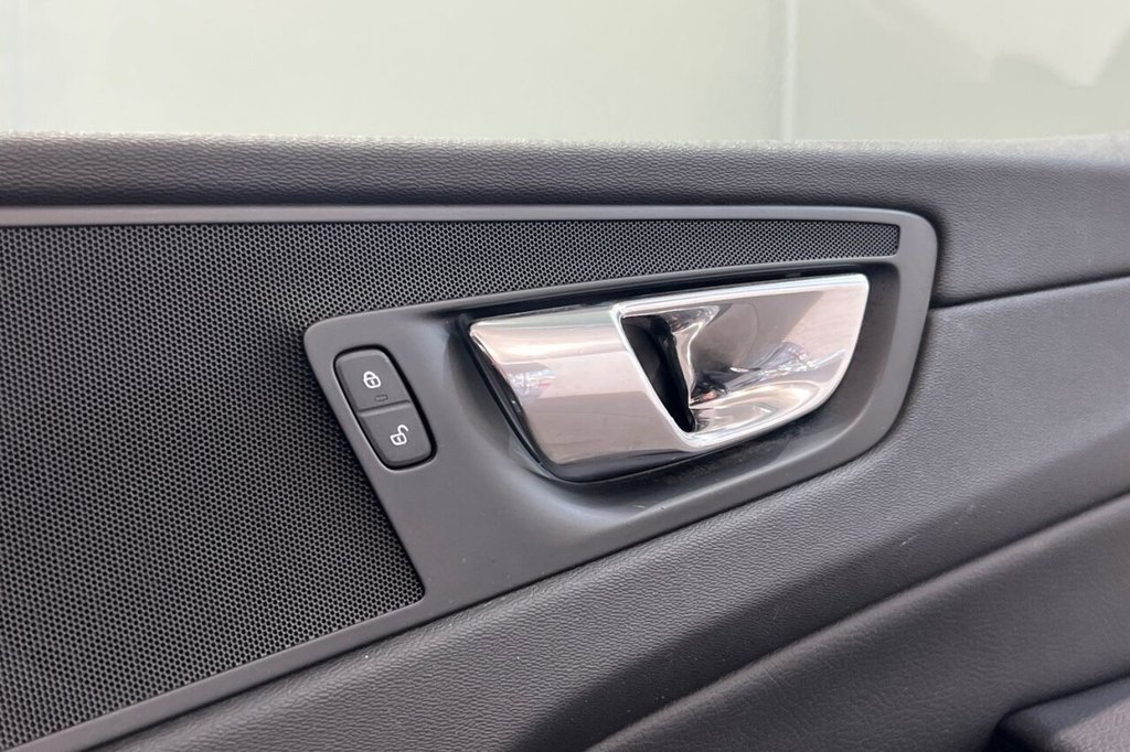 Used Volvo XC60 2020 for sale - 76582377: Photo 37