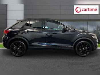 Used Volkswagen T-Roc 2021 for sale - 76962191: Photo