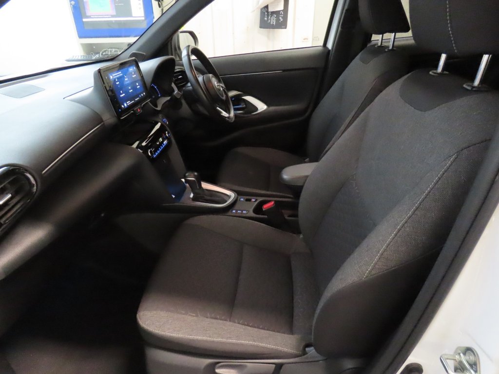 Used Toyota Yaris Cross 2022 for sale - 76841533: Photo 9