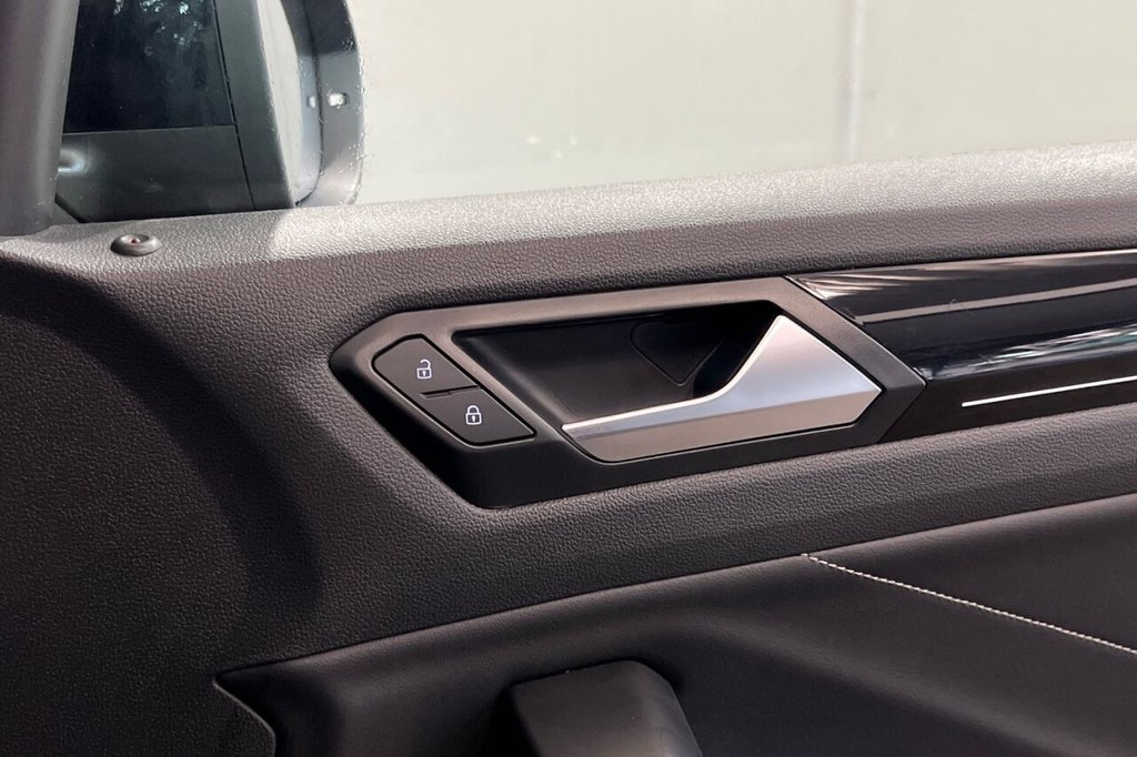 Used Volkswagen T-Roc 2024 for sale - 77966678: Photo 39