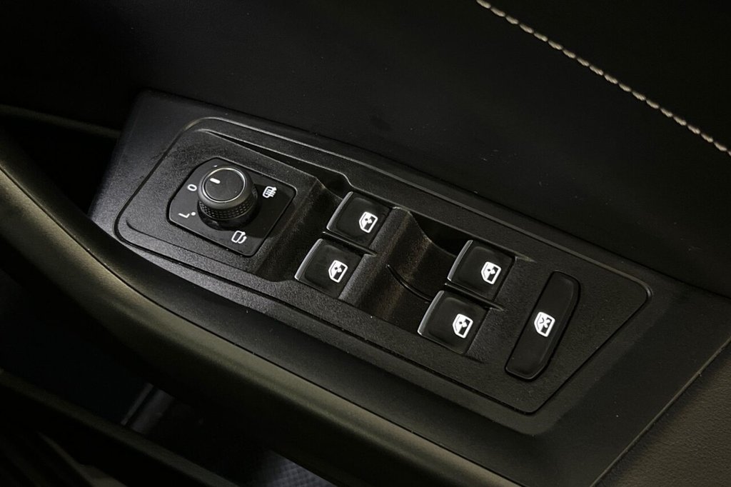 Used Volkswagen T-Roc 2024 for sale - 77966678: Photo 40