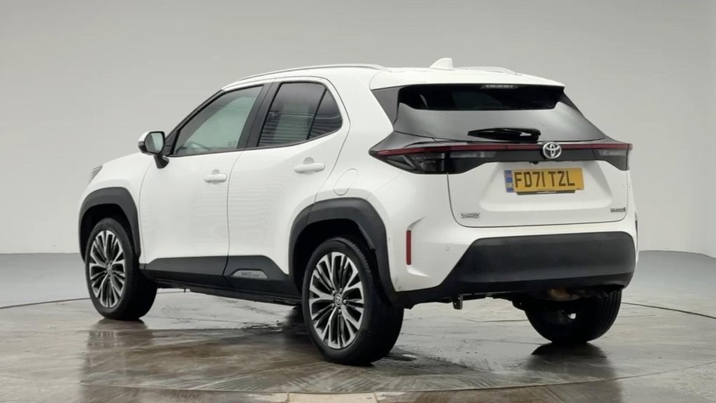 Used Toyota Yaris Cross 2022 for sale - 77835894: Photo 2