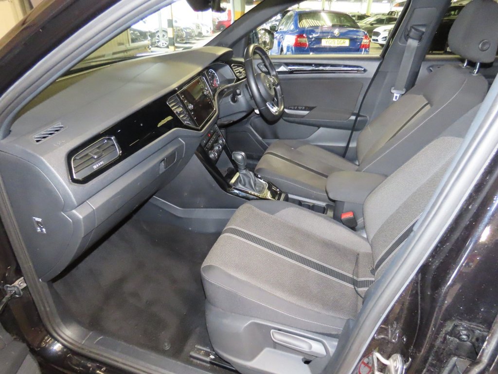 Used Volkswagen T-Roc 2021 for sale - 76841673: Photo 10