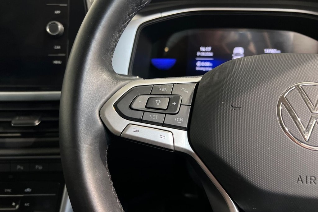 Used Volkswagen T-Roc 2023 for sale - 78199970: Photo 24