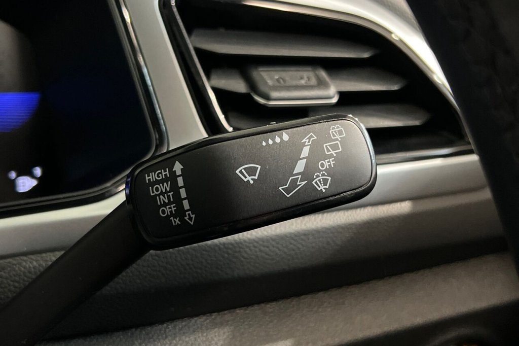 Used Volkswagen T-Roc 2023 for sale - 78199970: Photo 27