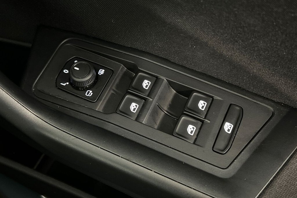 Used Volkswagen T-Roc 2023 for sale - 78199970: Photo 37