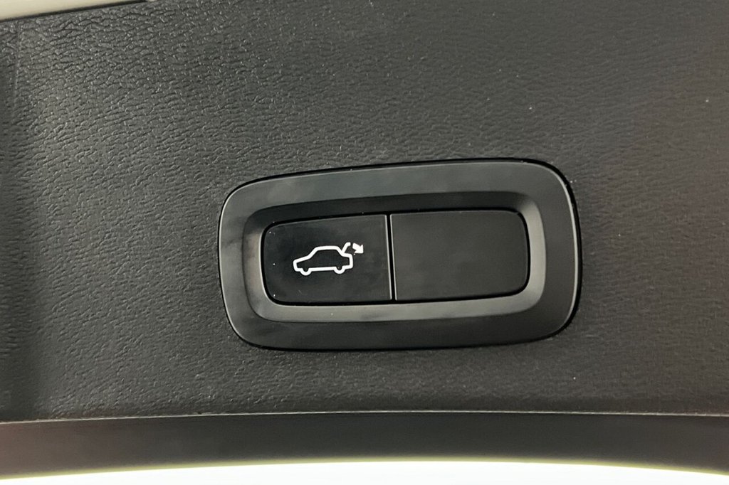 Used Volvo XC40 2018 for sale - 76724426: Photo 40