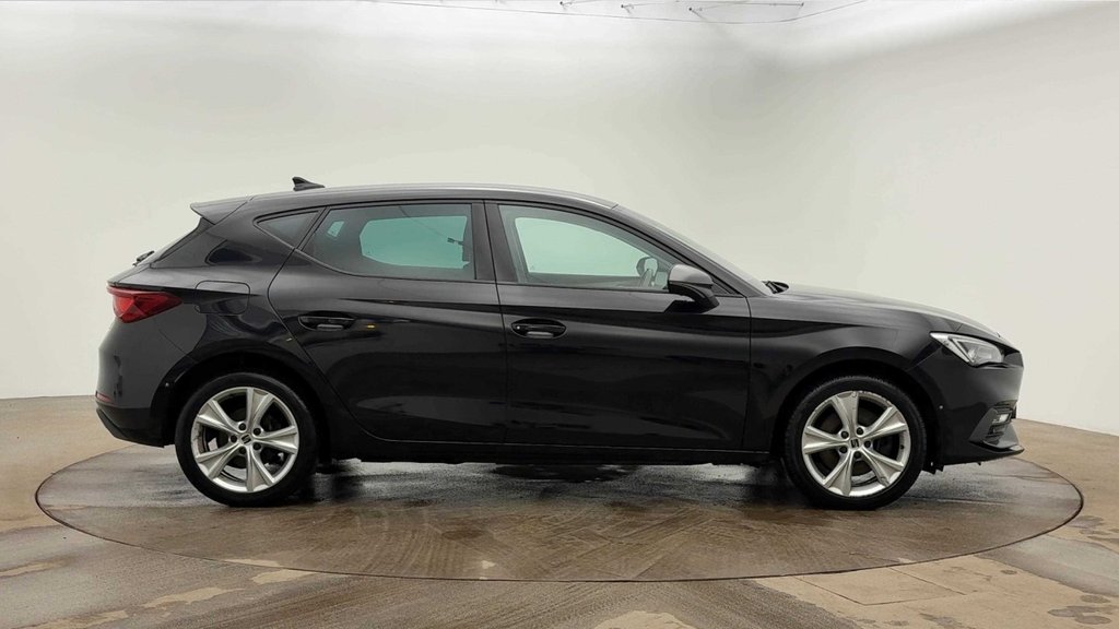 Used SEAT Leon 2021 for sale - 76999166: Photo 2