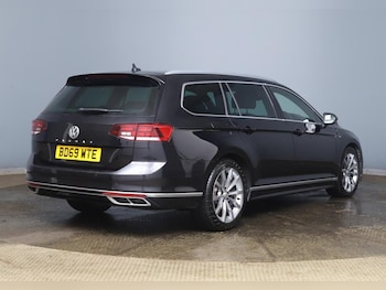 Used Volkswagen Passat 2019 for sale - 76546749: Photo