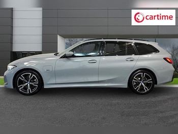 Used BMW 3 Series 2023 for sale - 76389797: Photo