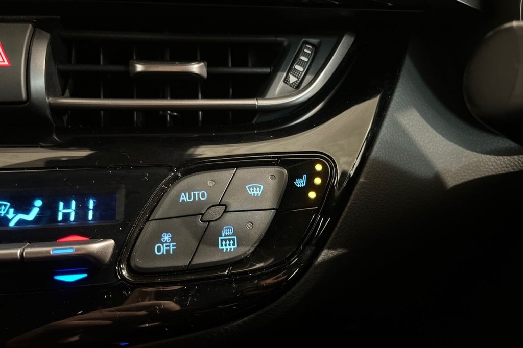 Used Toyota C-HR 2022 for sale - 77672797: Photo 35