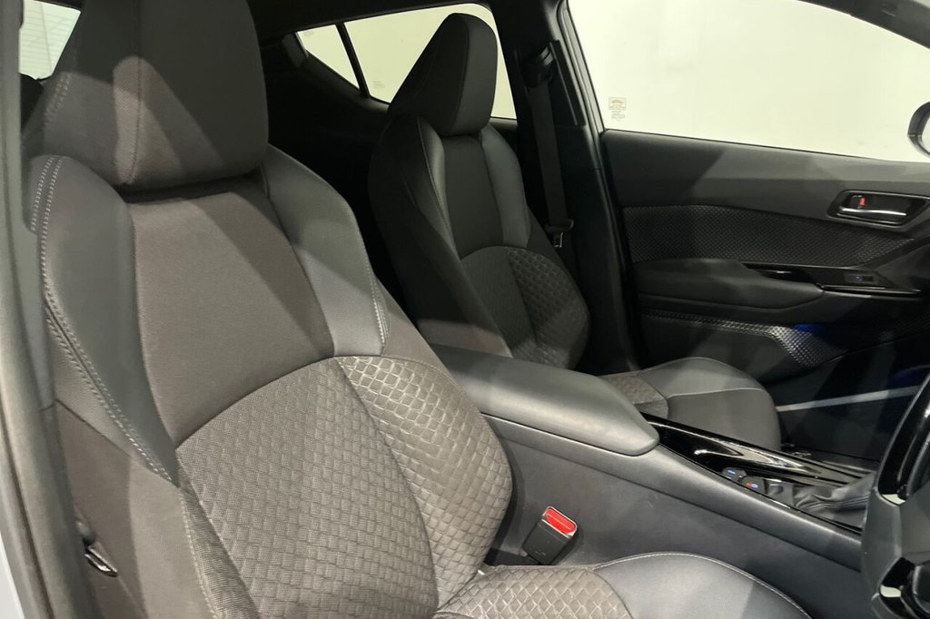 Used Toyota C-HR 2022 for sale - 77672797: Photo 39