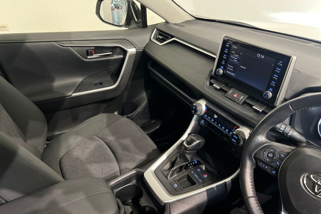 Used Toyota RAV4 2020 for sale - 76105764: Photo 29