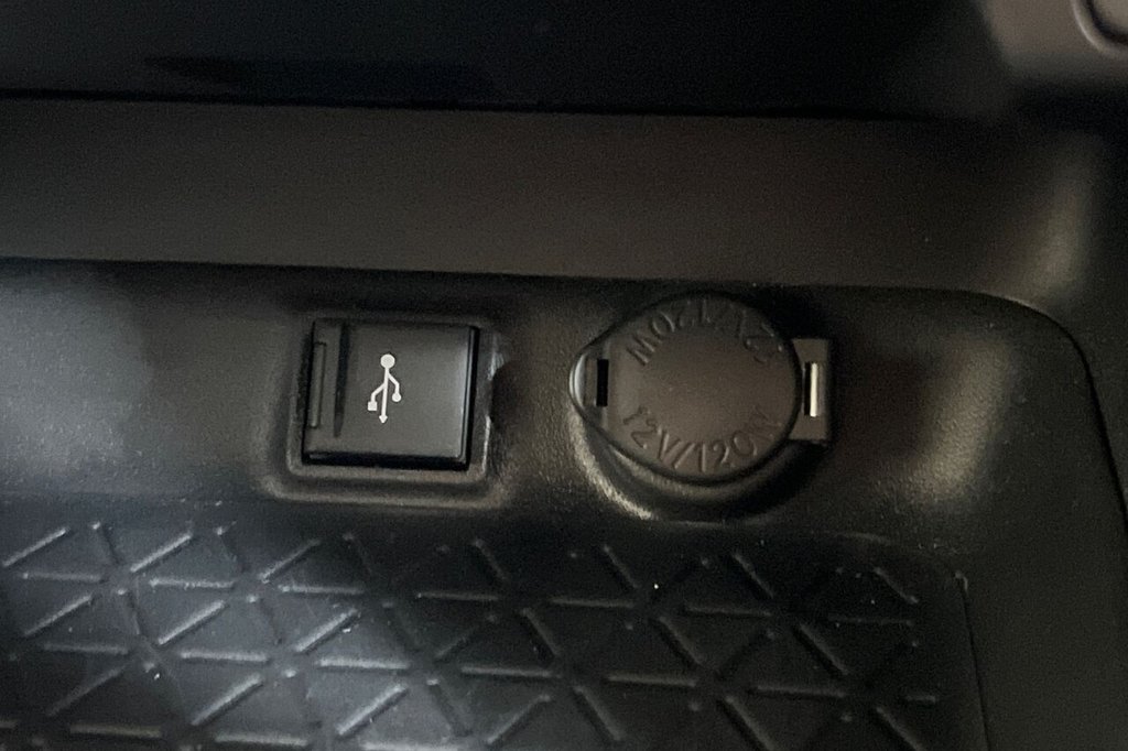 Used Toyota RAV4 2020 for sale - 76105764: Photo 32