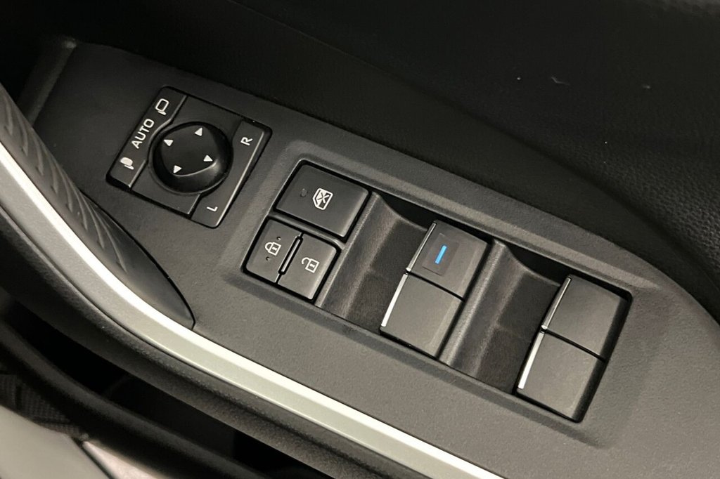 Used Toyota RAV4 2020 for sale - 76105764: Photo 33